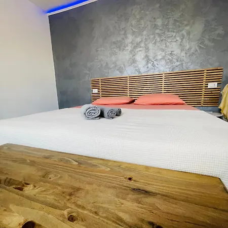 Via Emilia House - By Aydeshouse * ボローニャ