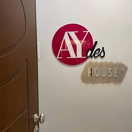 Via Emilia House - By Aydeshouse アパート