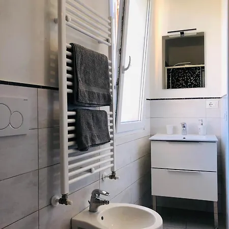 Via Emilia House - By Aydeshouse