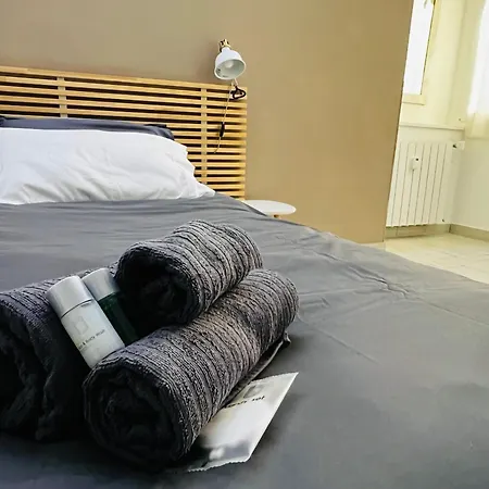 アパート Via Emilia House - By Aydeshouse